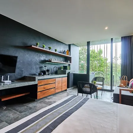 James Bond - Centric Studio & Private Plunge Pool & Beach Club Access