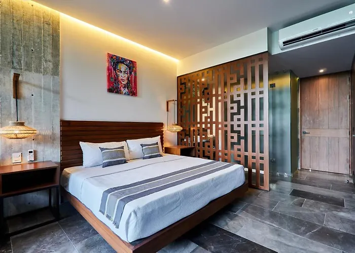 Bond - Centric & Private Plunge Pool & Club Access *