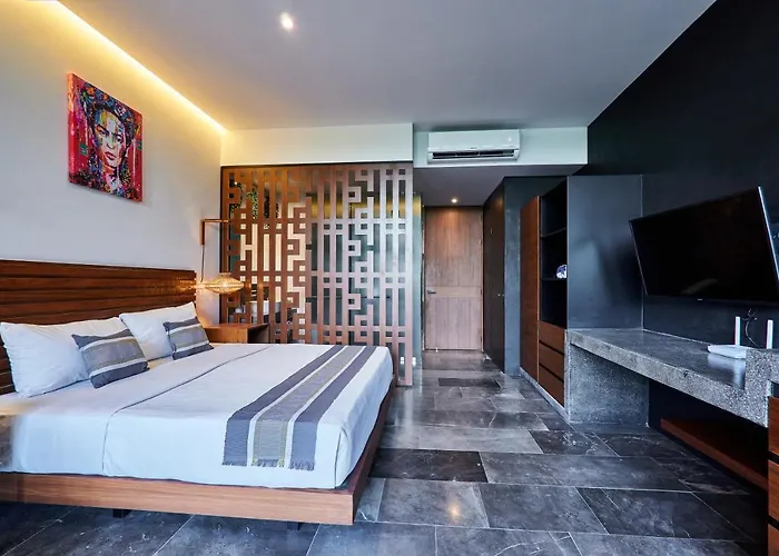 Bond - Centric & Private Plunge Pool & Club Access