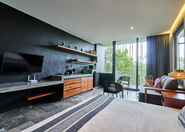 Bond - Centric & Private Plunge Pool & Club Access *